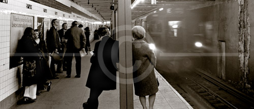 HD_P-30 - Evening Rush Hour - NYC Subway System, Fifth Avenue Station.