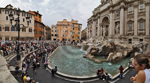 HD_P-36 - Panorama of Trevi Fountain in Rome.